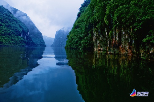 百名网媒记者同游重庆彭水，领略乌江画廊美景